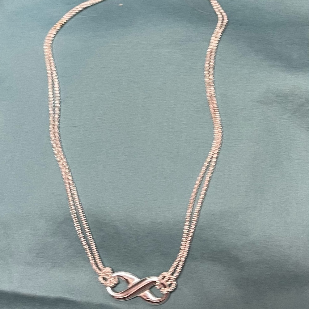 Infinity pendant necklace